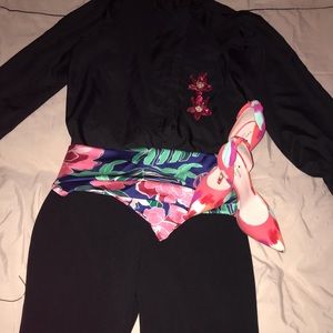 💎Button-Up Tie-Neck Blouse 💎